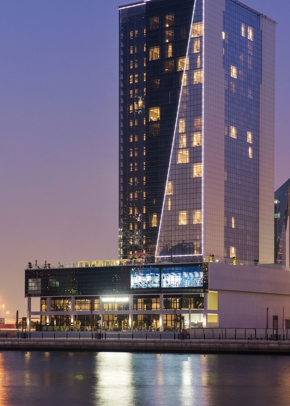 CanalCentralhotelLillys Social House Bar