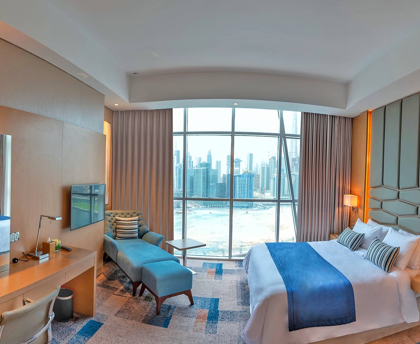 CanalCentralhotelsuperiorroomview