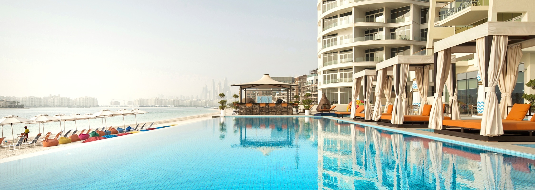 RoyalCentralHotelhushpoolbarthepalm