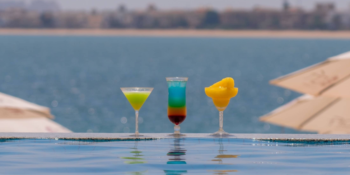 RoyalCentralThePalmhotelresorthushpoolbar