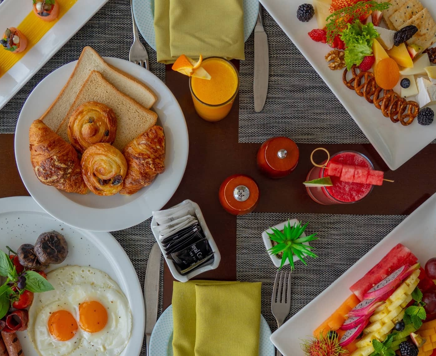 resortthepalmroyalhotelcentralhotelsLa Maison Restaurant